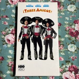¡Three Amigos! 📼 VHS in excellent condition. Classic comedy, HBO Video. Vintage.